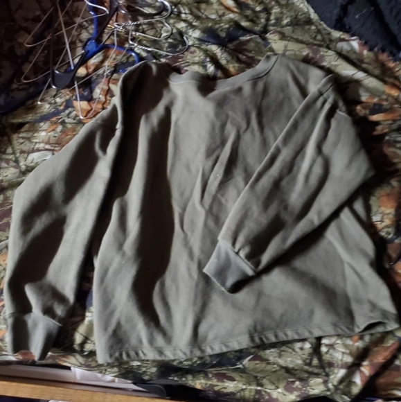 Crewneck - Picture 2 of 3